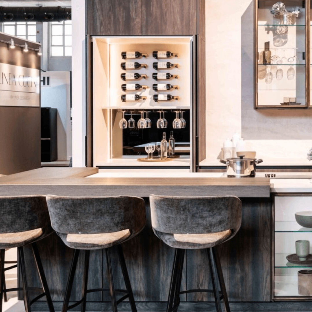 Wijnwand in een luxe keuken